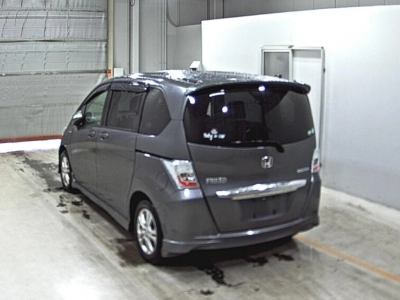HONDA FREED HYBRID