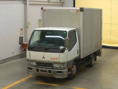 MITSUBISHI CANTER