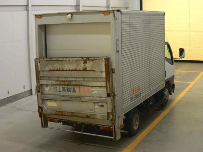 MITSUBISHI CANTER