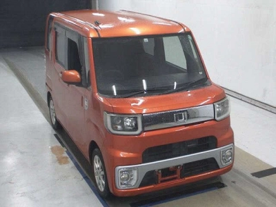 DAIHATSU WAKE
