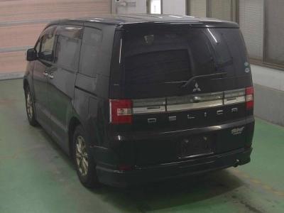 MITSUBISHI DELICA D:5