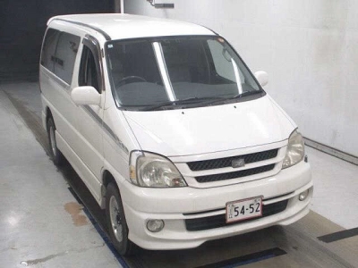 TOYOTA TOURING HIACE