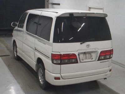 TOYOTA TOURING HIACE
