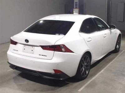 LEXUS IS