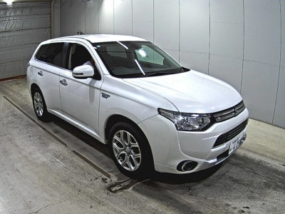 MITSUBISHI OUTLANDER PHEV