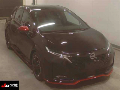 NISSAN AURA