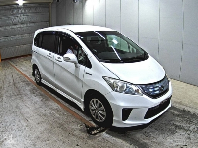 HONDA FREED HYBRID