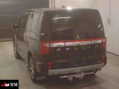 MITSUBISHI DELICA D:5