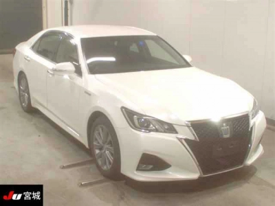 TOYOTA CROWN HYBRID