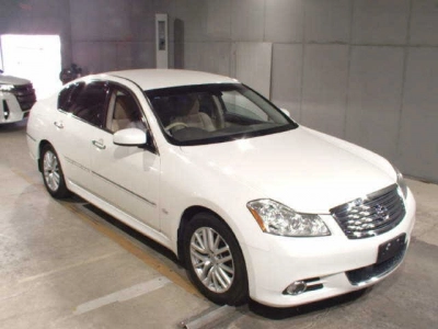 NISSAN FUGA