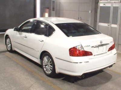 NISSAN FUGA