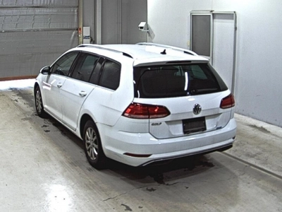 VOLKSWAGEN GOLF VARIANT