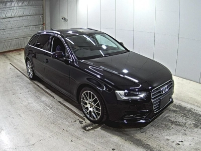 AUDI A4 AVANTE