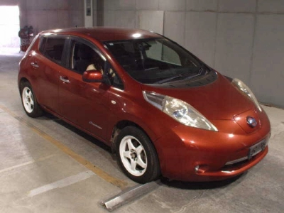 NISSAN LEAF