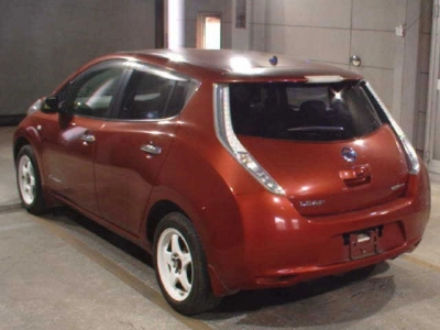 NISSAN LEAF