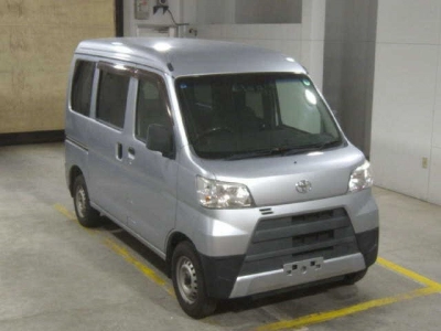TOYOTA PIXIS VAN