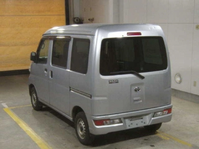 TOYOTA PIXIS VAN
