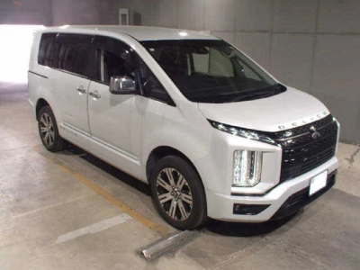 MITSUBISHI DELICA D:5