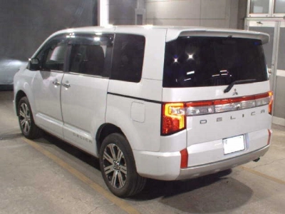 MITSUBISHI DELICA D:5
