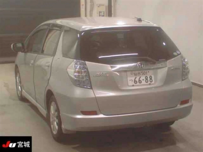 HONDA FIT SHUTTLE