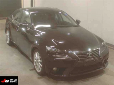 LEXUS IS
