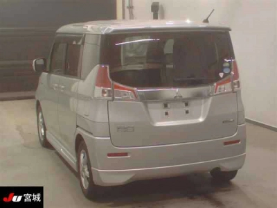 MITSUBISHI DELICA D:2