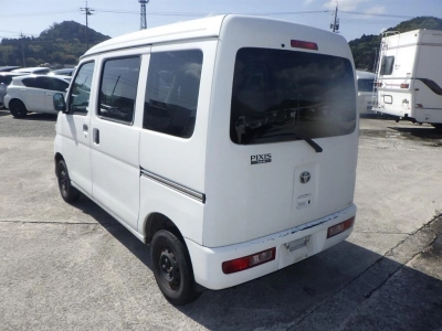TOYOTA PIXIS VAN