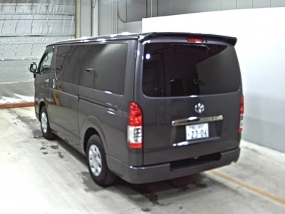 TOYOTA REGIUS VAN