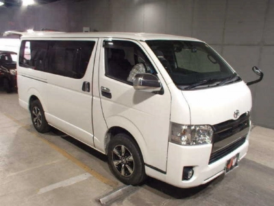TOYOTA HIACE