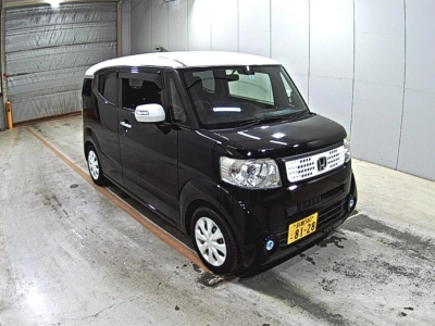 HONDA N-BOX SLASH