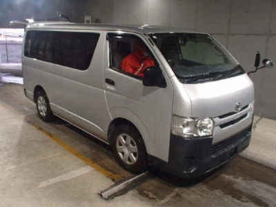 TOYOTA REGIUS ACE
