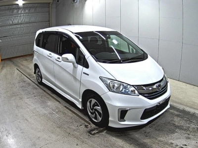 HONDA FREED HYBRID