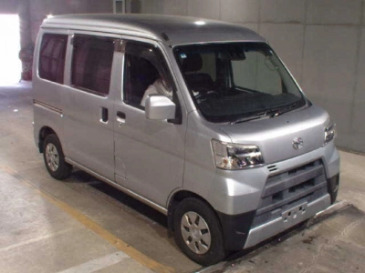 TOYOTA PIXIS VAN