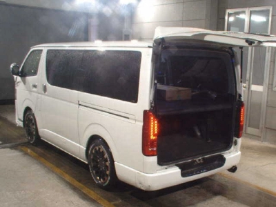 TOYOTA REGIUS ACE