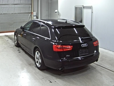 AUDI A6 AVANTE