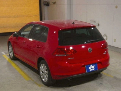 VOLKSWAGEN GOLF