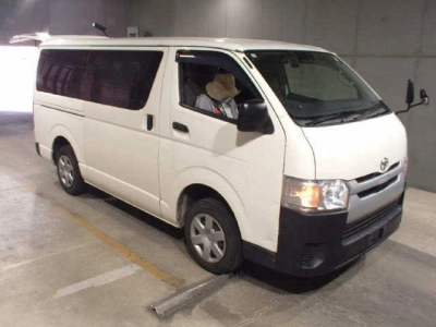 TOYOTA REGIUS ACE