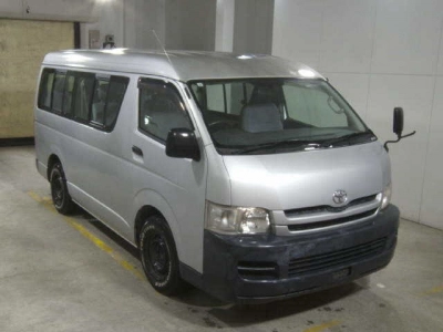 TOYOTA HIACE