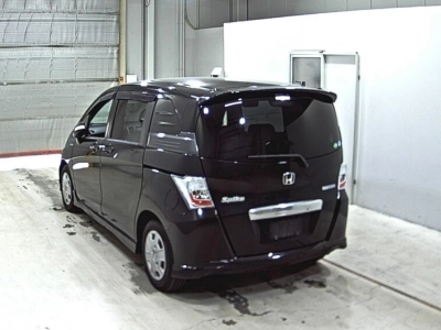 HONDA FREED SPIKE HYBRID