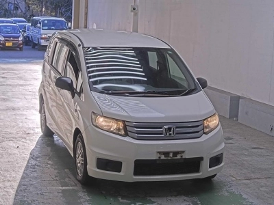 HONDA FREED SPIKE