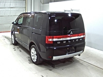 MITSUBISHI DELICA D:5