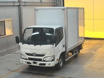 TOYOTA DYNA