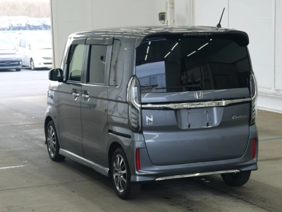 HONDA N BOX CUSTOM