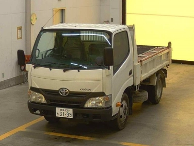 TOYOTA DYNA