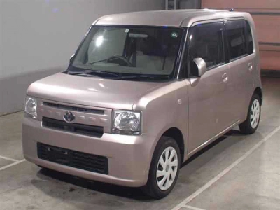 TOYOTA PIXIS SPACE
