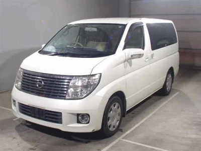 NISSAN ELGRAND