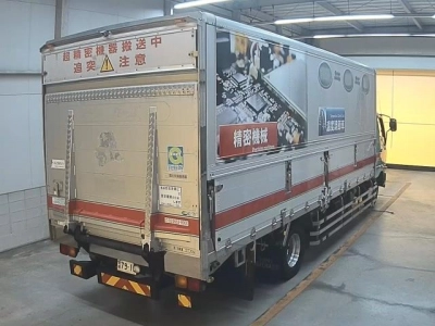 MITSUBISHI FUSO FIGHTER