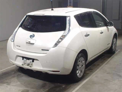NISSAN LEAF