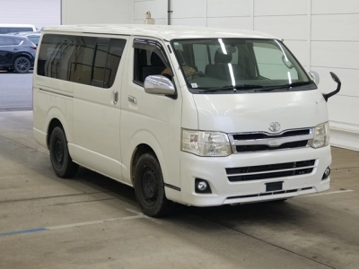 TOYOTA REGIUS ACE