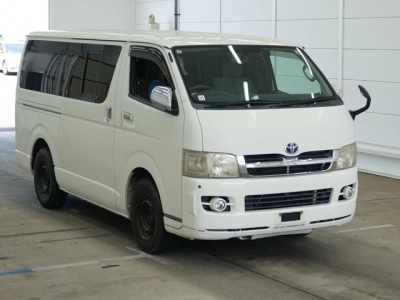 TOYOTA REGIUS ACE